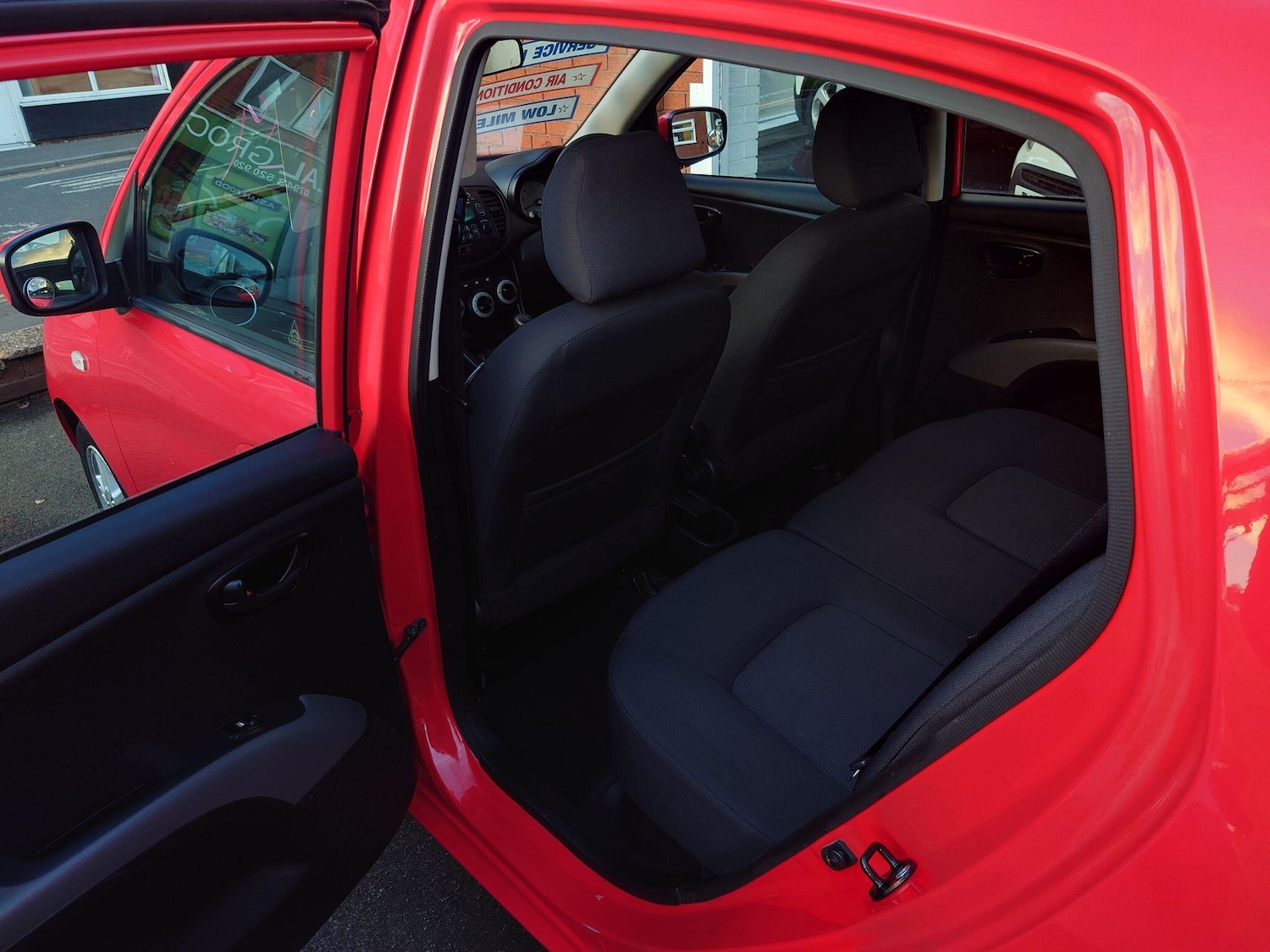 Used Hyundai i10 2011 for sale - 77090876: Photo 17