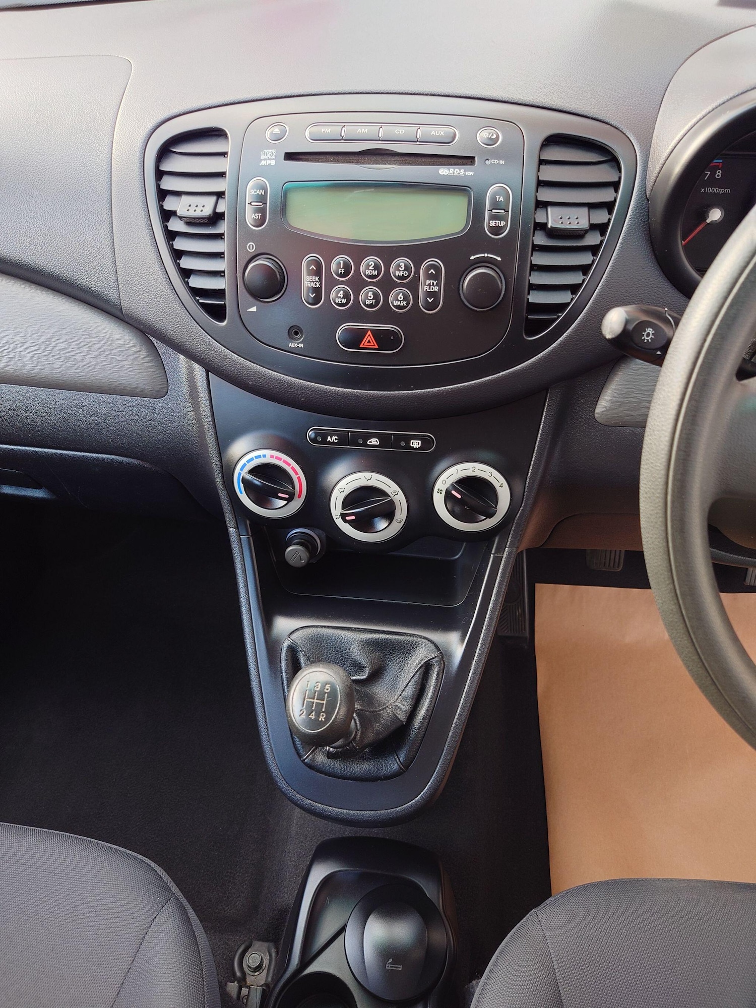 Used Hyundai i10 2011 for sale - 77090876: Photo 20