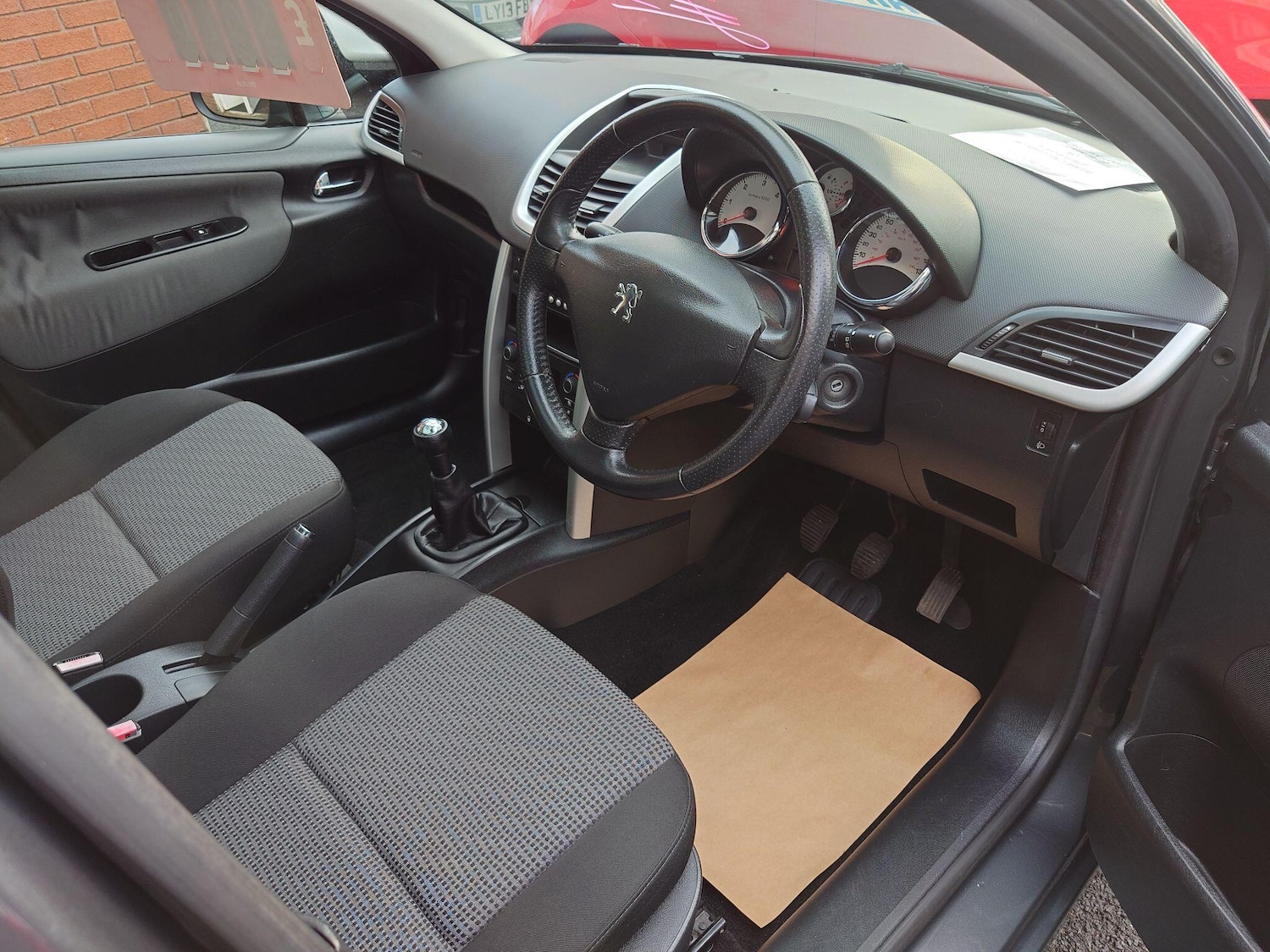 Used Peugeot 207 2010 for sale - 76953400: Photo 15