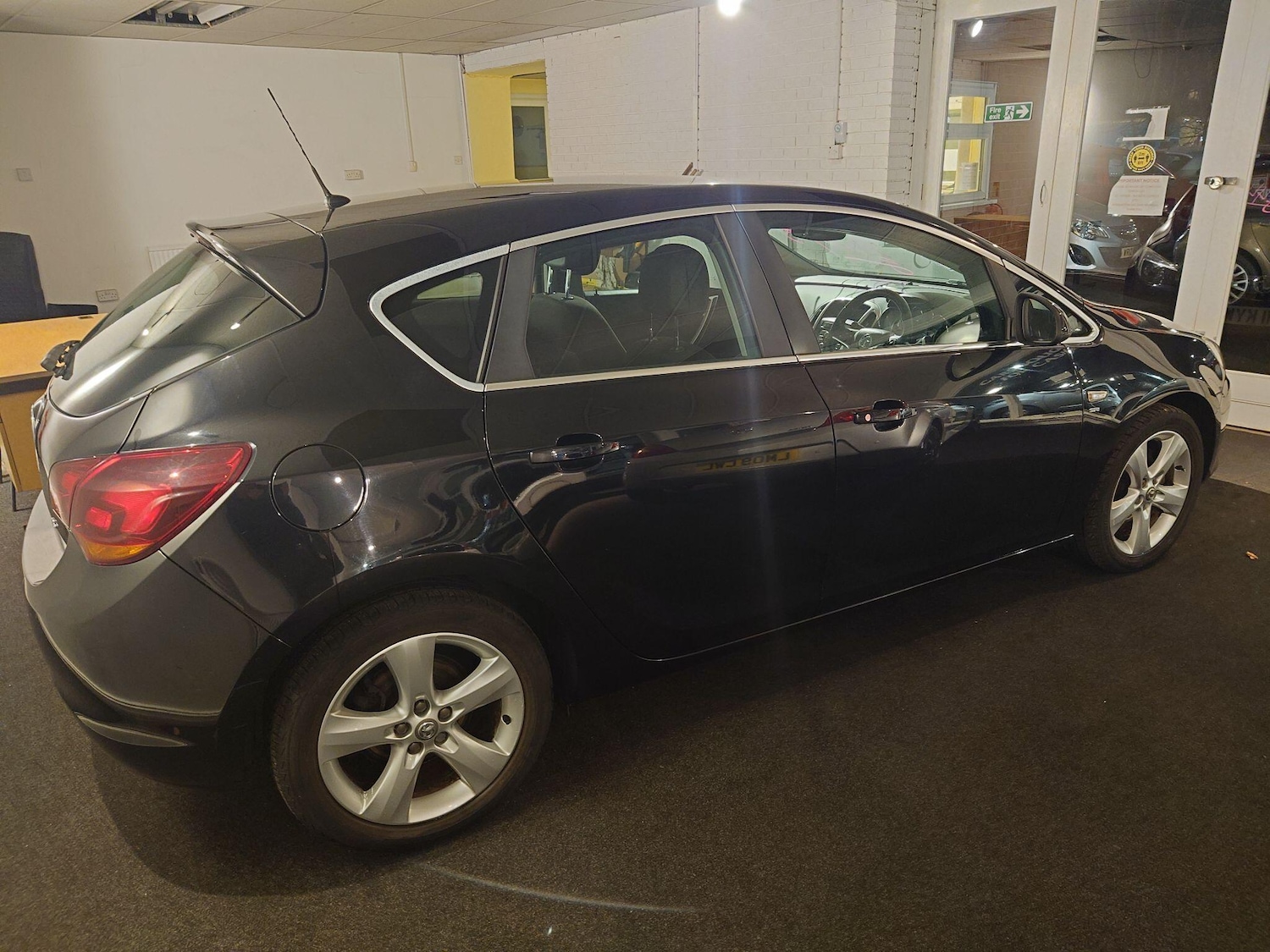 Used Vauxhall Astra 2011 for sale - 77597619: Photo 12