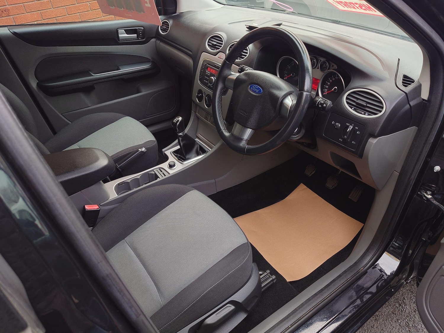 Used Ford Focus 2011 for sale - 76824114: Photo 15