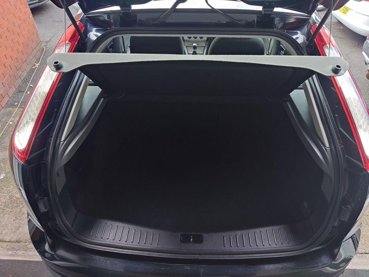 Used Ford Focus 2011 for sale - 76824114: Photo 19