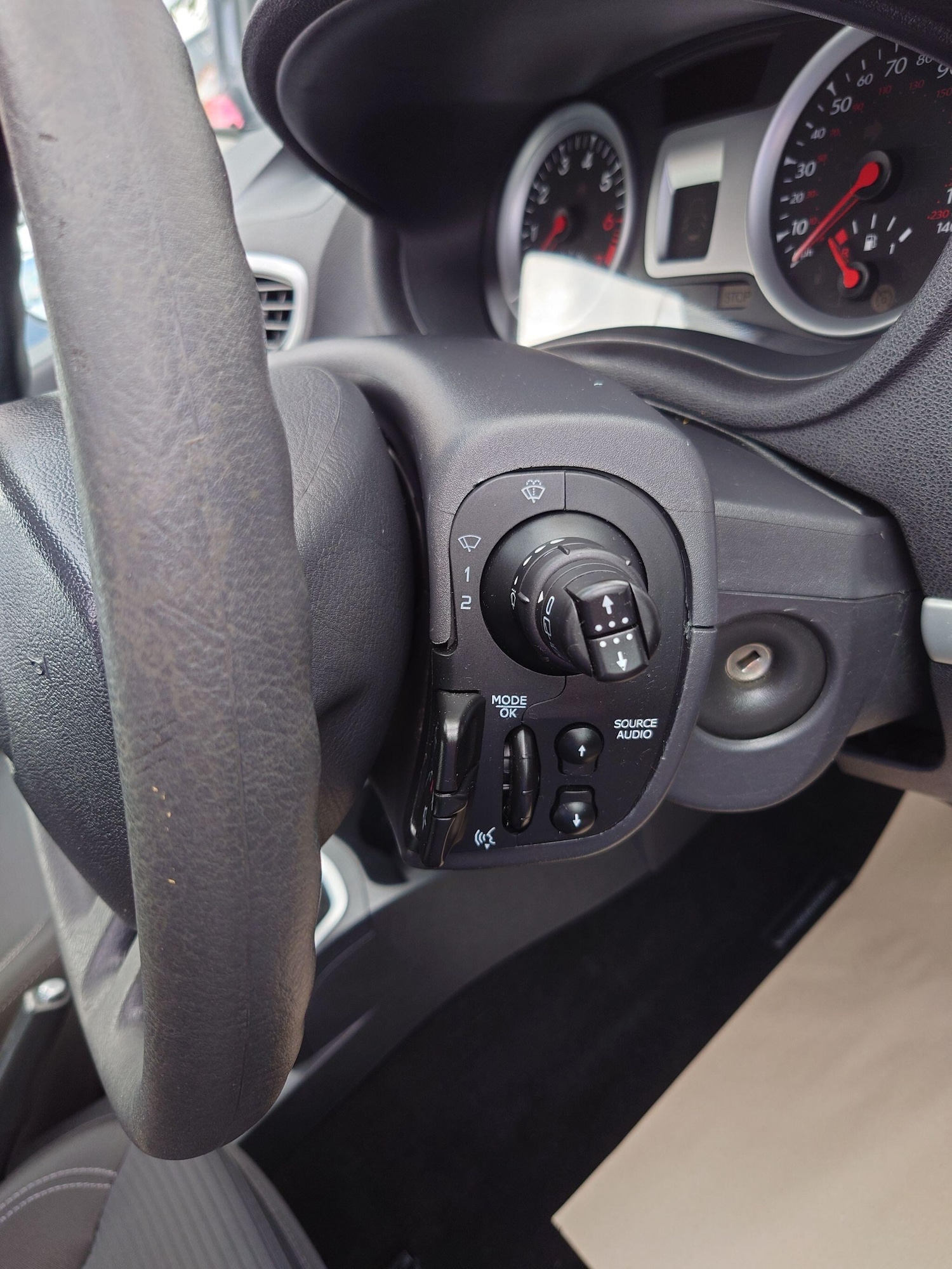 Used Renault Clio 2012 for sale - 76004806: Photo 23