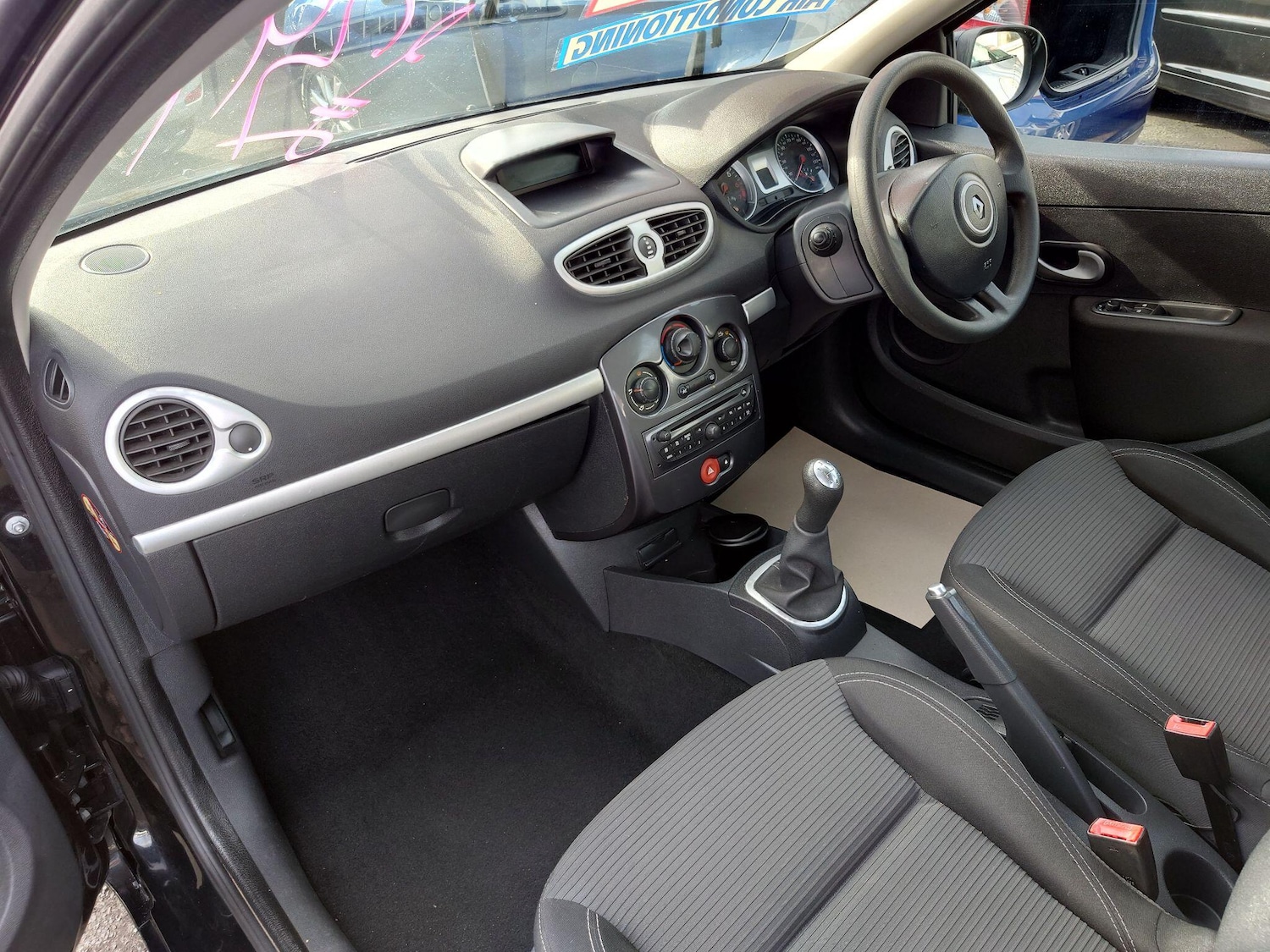 Used Renault Clio 2012 for sale - 76099586: Photo 17
