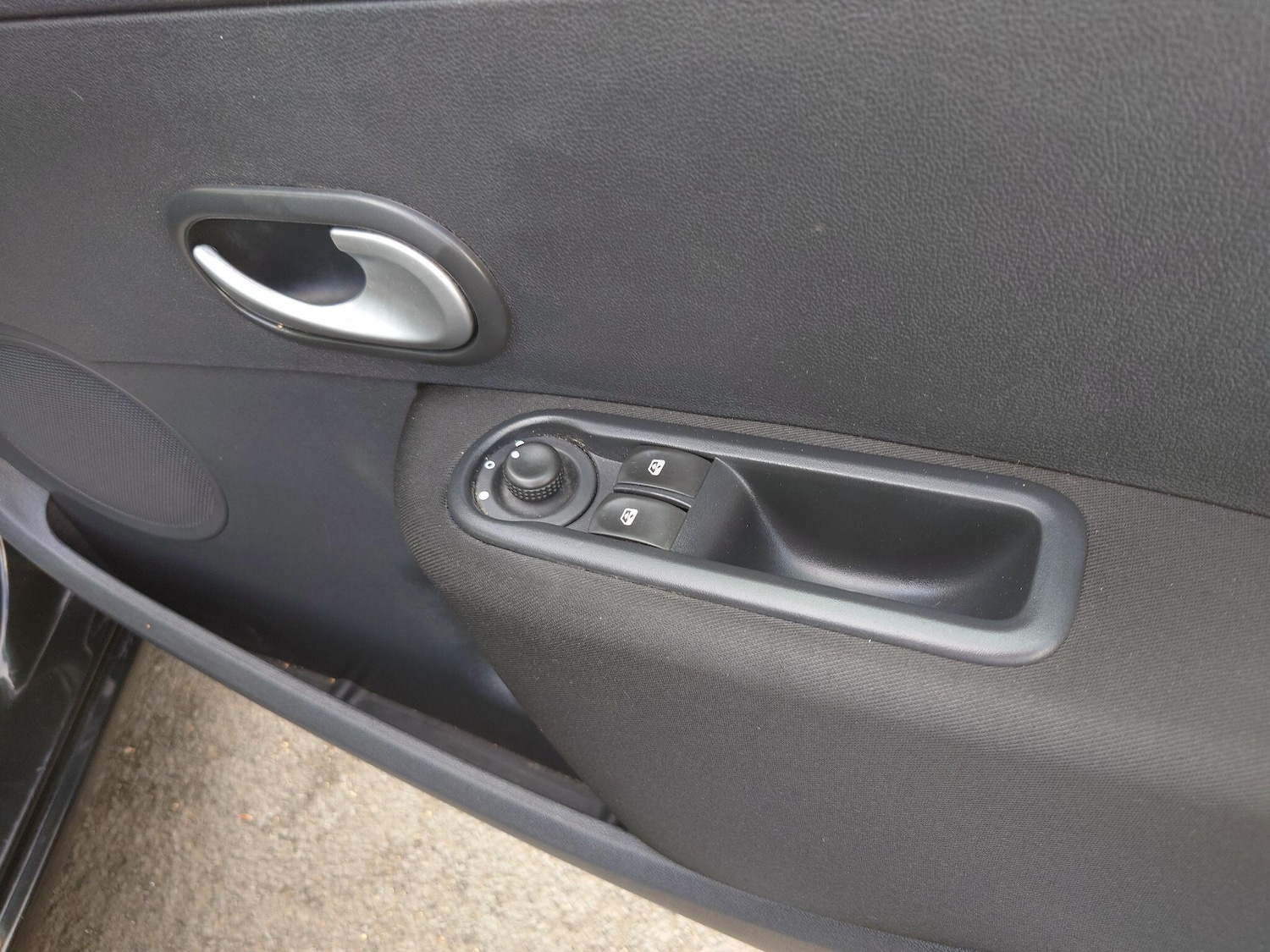 Used Renault Clio 2012 for sale - 76099586: Photo 23