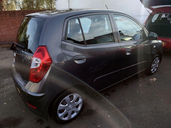 Used Hyundai i10 2011 for sale - 76238824: Photo 13