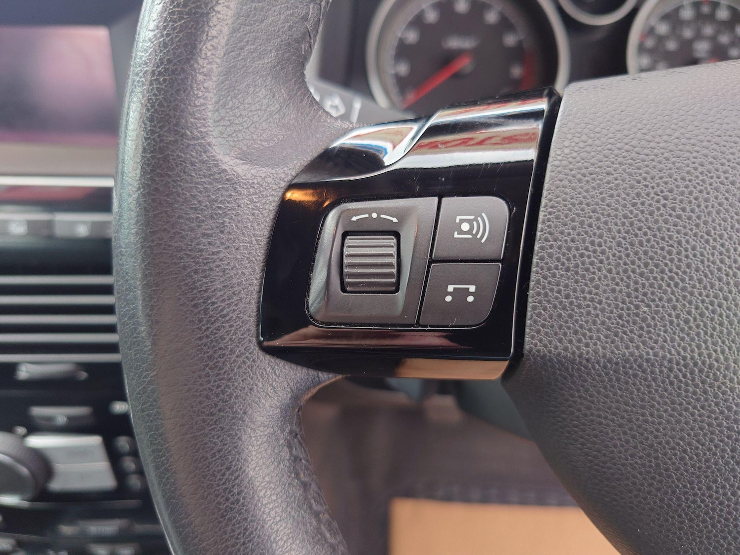 Used Vauxhall Astra 2010 for sale - 76824832: Photo 24