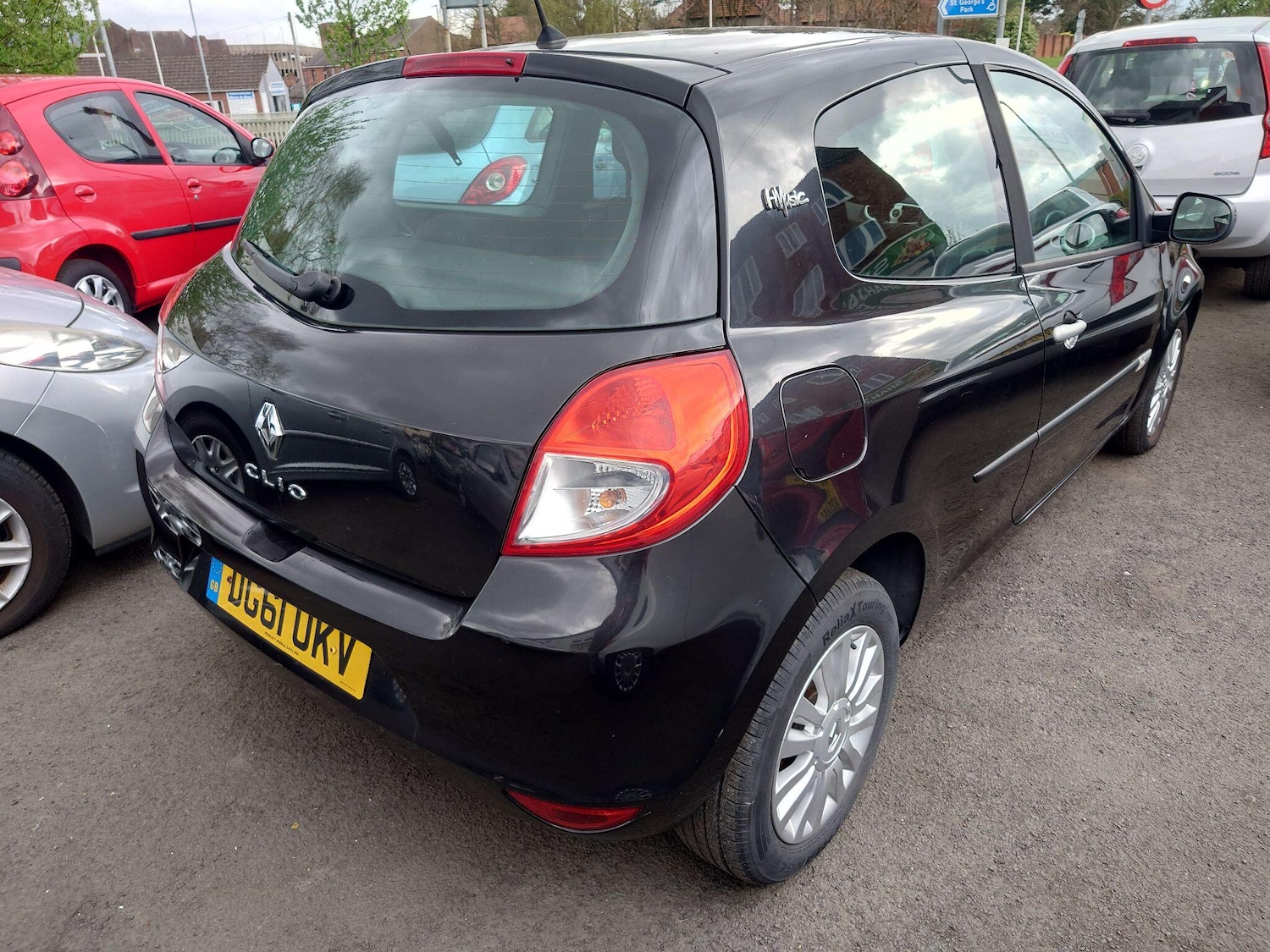 Used Renault Clio for sale - 78127975: Photo 2