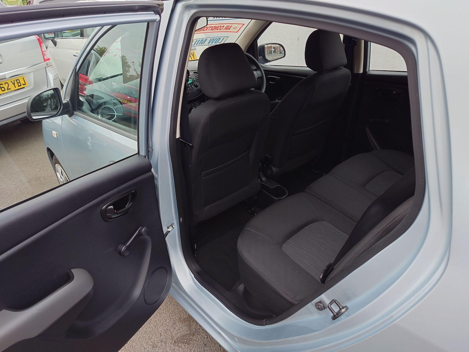 Used Hyundai i10 2012 for sale - 76059915: Photo 16