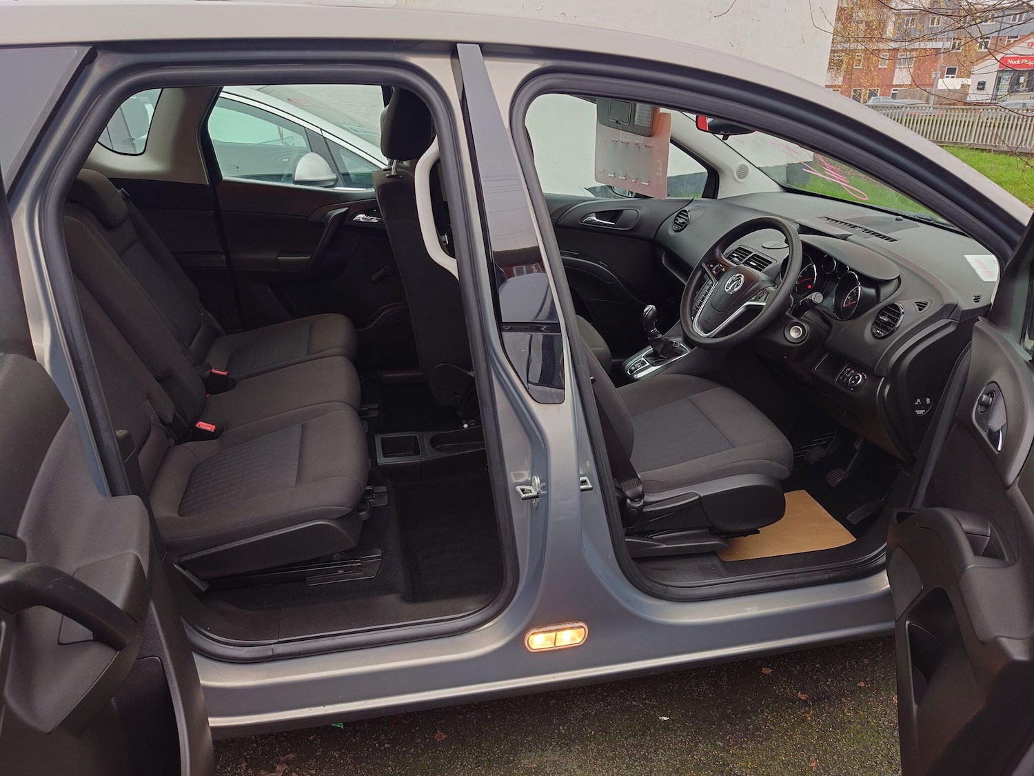 Used Vauxhall Meriva 2011 for sale - 76658946: Photo 17