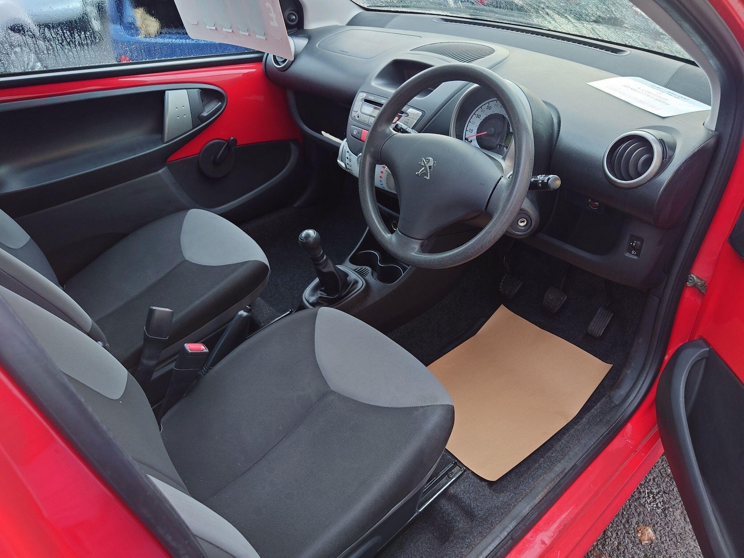 Used Peugeot 107 2013 for sale - 76658864: Photo 12