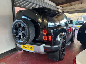 Used Land Rover Defender 90 2024 for sale - 78267897: Photo