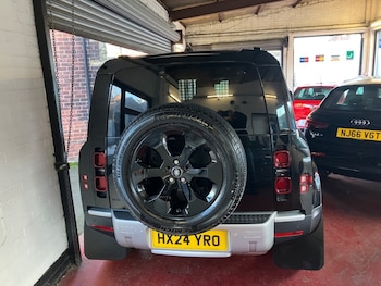 Used Land Rover Defender 90 2024 for sale - 78267897: Photo
