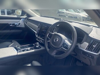 Used Volvo V90 2025 for sale - 77559425: Photo