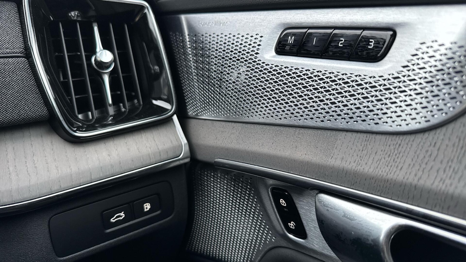 Used Volvo XC90 2025 for sale - 77320470: Photo 15