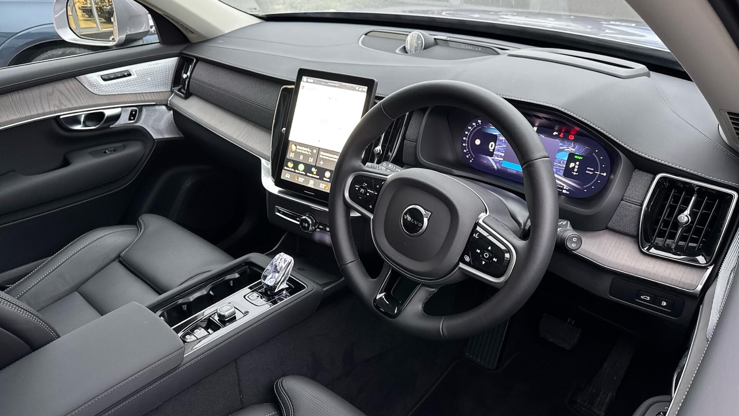 Used Volvo XC90 2025 for sale - 77320470: Photo 4