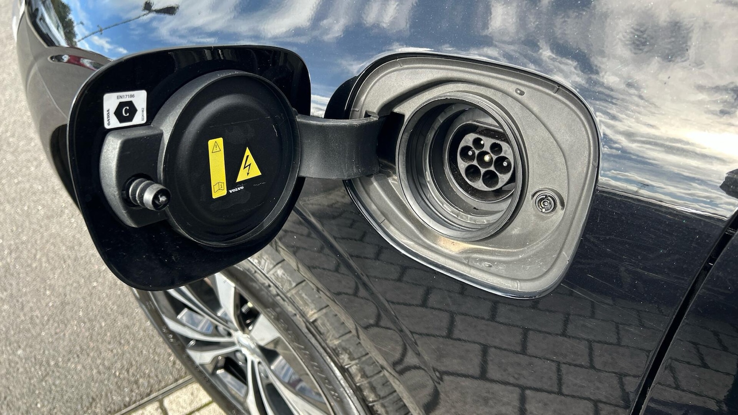 Used Volvo XC60 2023 for sale - 76886223: Photo 16