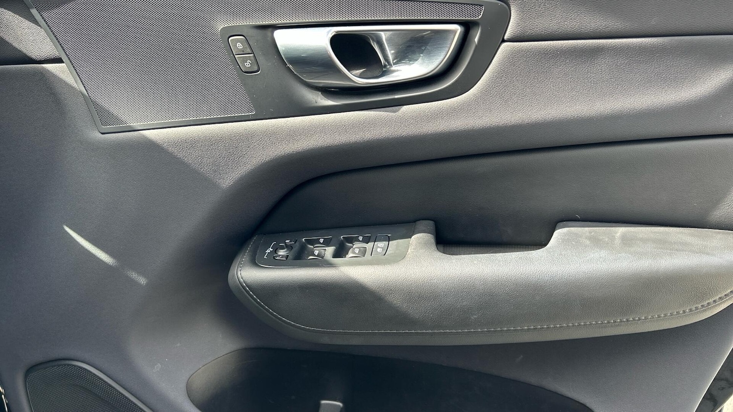 Used Volvo XC60 2023 for sale - 76886223: Photo 29