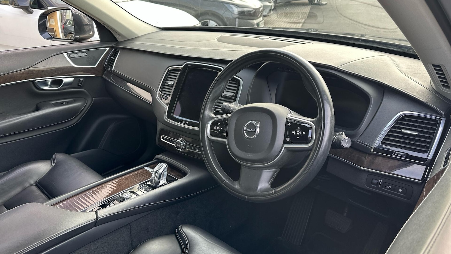 Used Volvo XC90 2017 for sale - 76432654: Photo 4