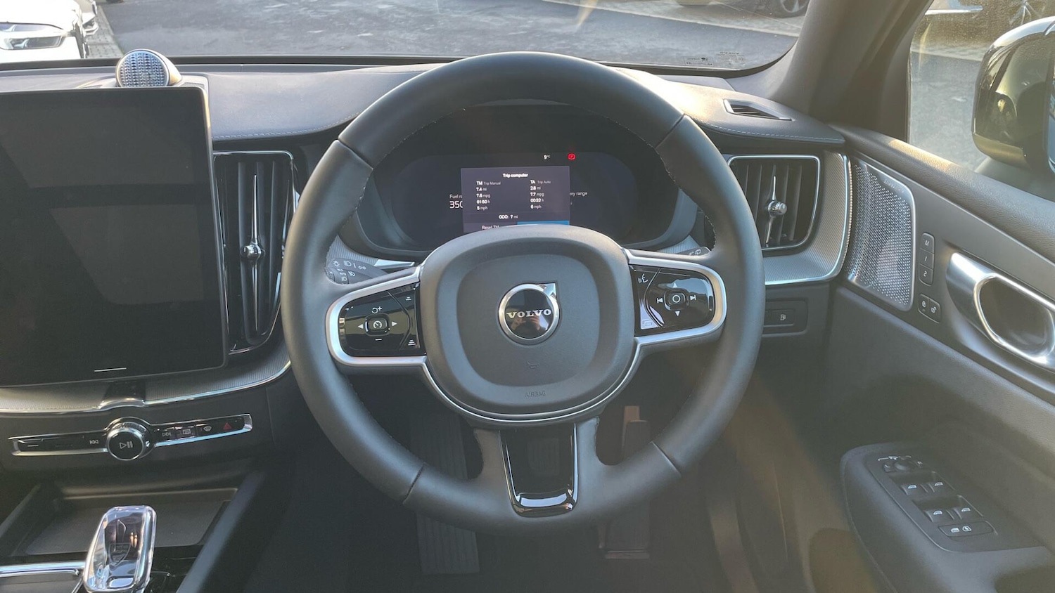 Used Volvo XC60 2025 for sale - 77021330: Photo 10