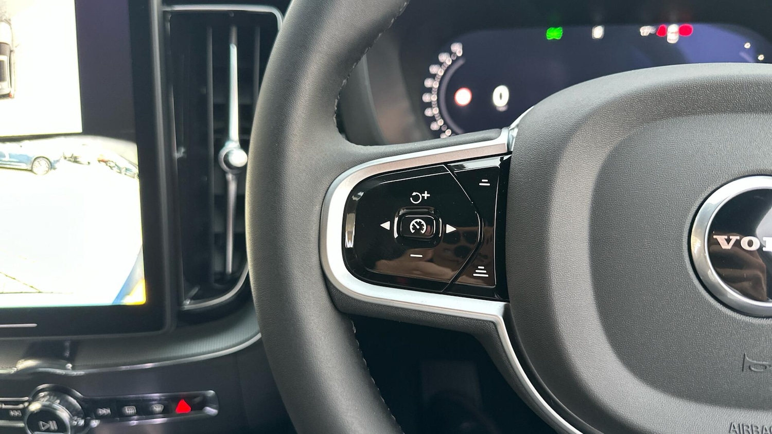 Used Volvo XC60 2025 for sale - 76562272: Photo 21