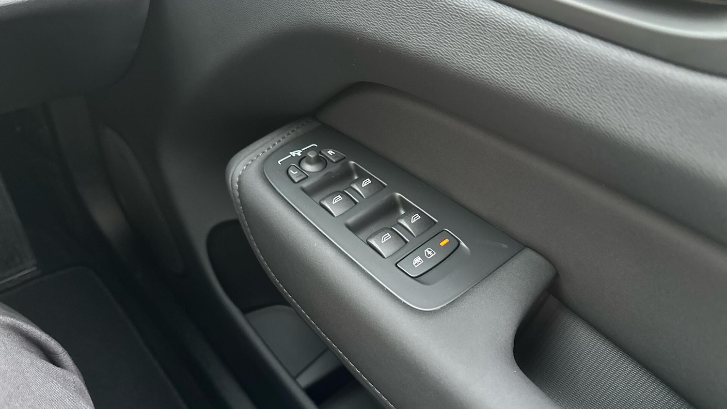 Used Volvo XC60 2025 for sale - 76562272: Photo 24