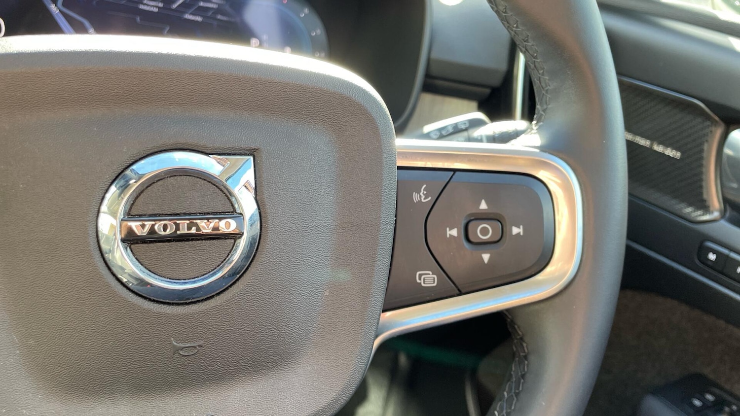 Used Volvo XC40 for sale - 77175009: Photo 22