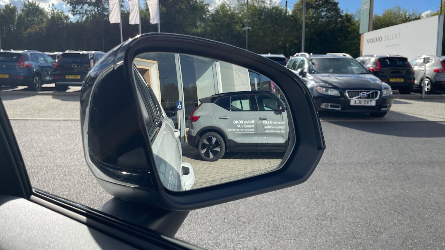 Used Volvo XC40 for sale - 77175009: Photo 32