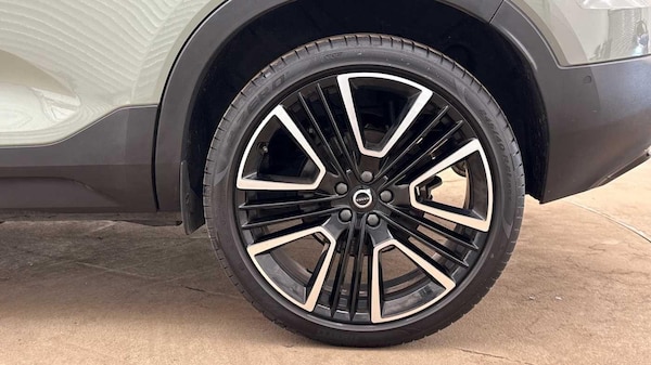 Used Volvo XC40 2024 for sale - 76259087: Photo 17