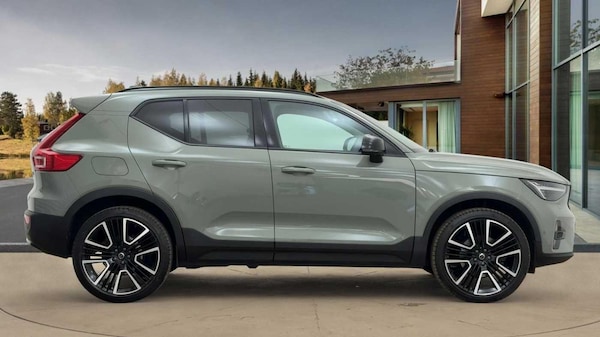 Used Volvo XC40 2024 for sale - 76259087: Photo 2