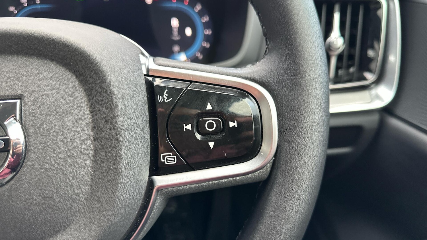 Used Volvo V60 2025 for sale - 77202693: Photo 20