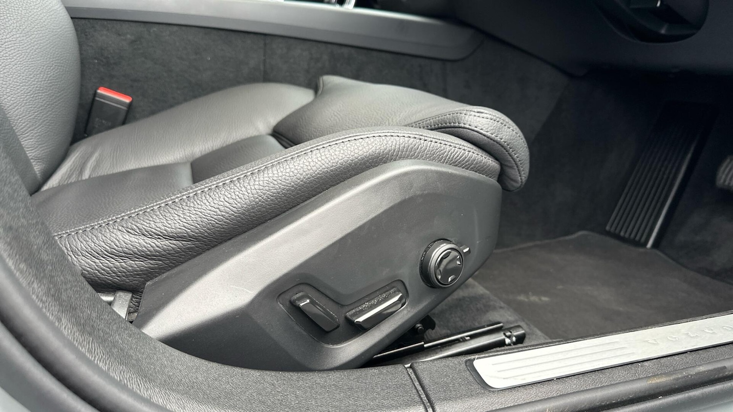 Used Volvo V60 2025 for sale - 77202693: Photo 28