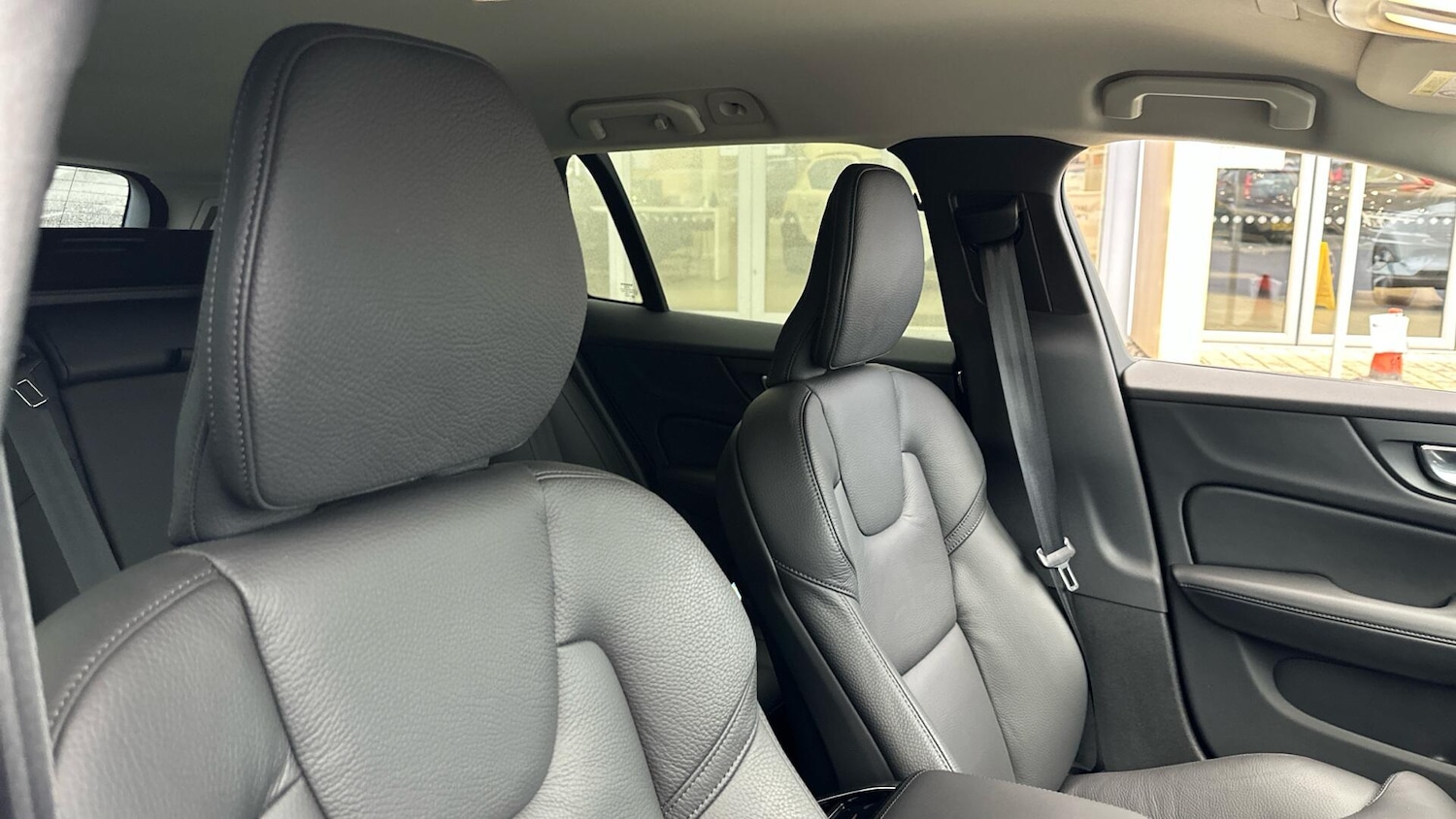 Used Volvo V60 2025 for sale - 77202693: Photo 29