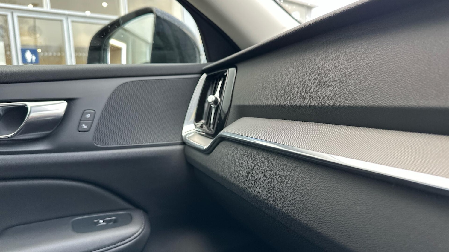 Used Volvo V60 2025 for sale - 77202693: Photo 32