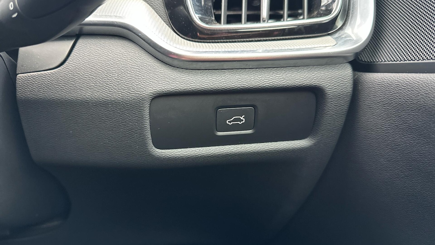 Used Volvo V60 2025 for sale - 77202693: Photo 33