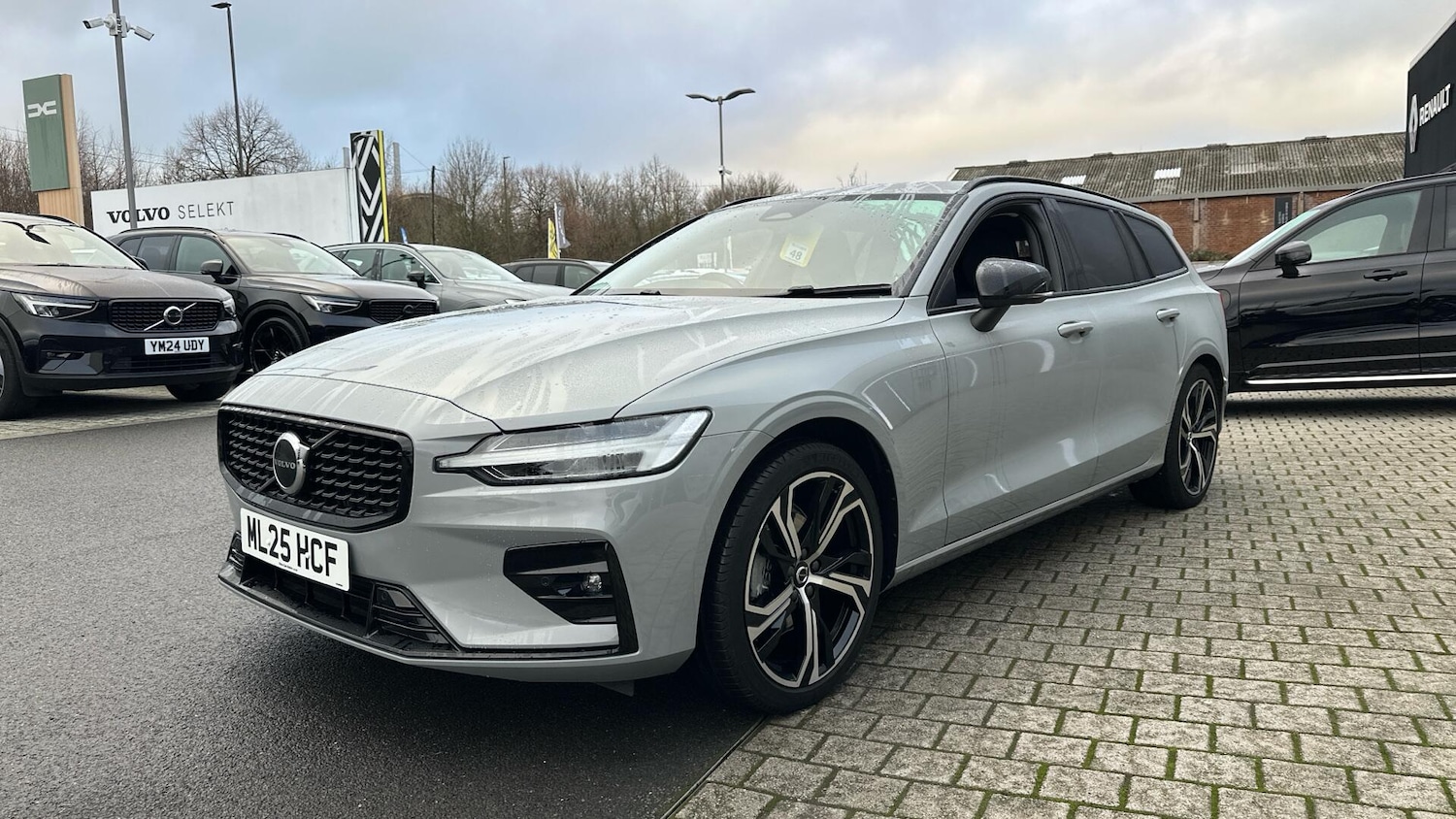 Used Volvo V60 2025 for sale - 77202693: Photo 36