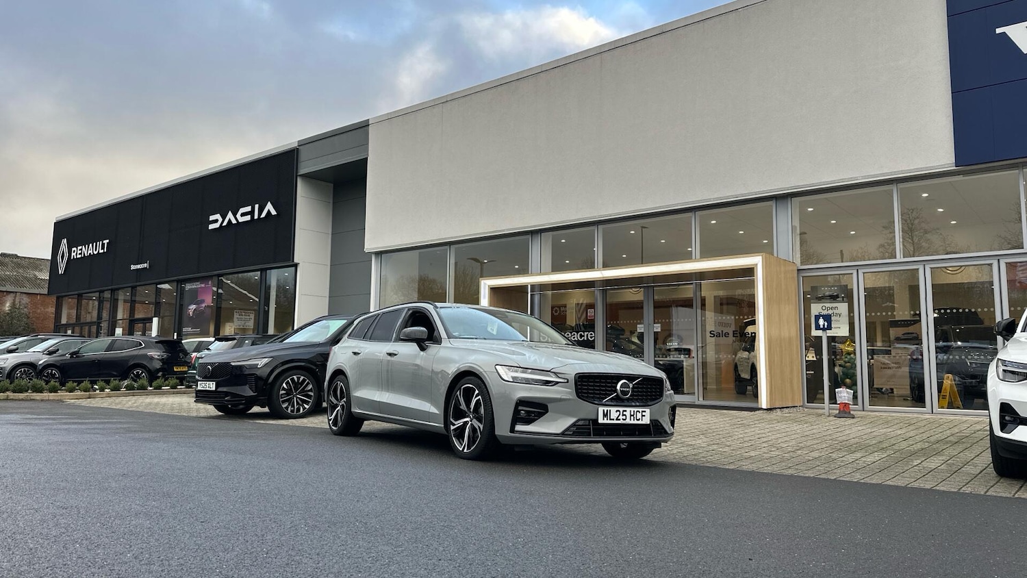 Used Volvo V60 2025 for sale - 77202693: Photo 38