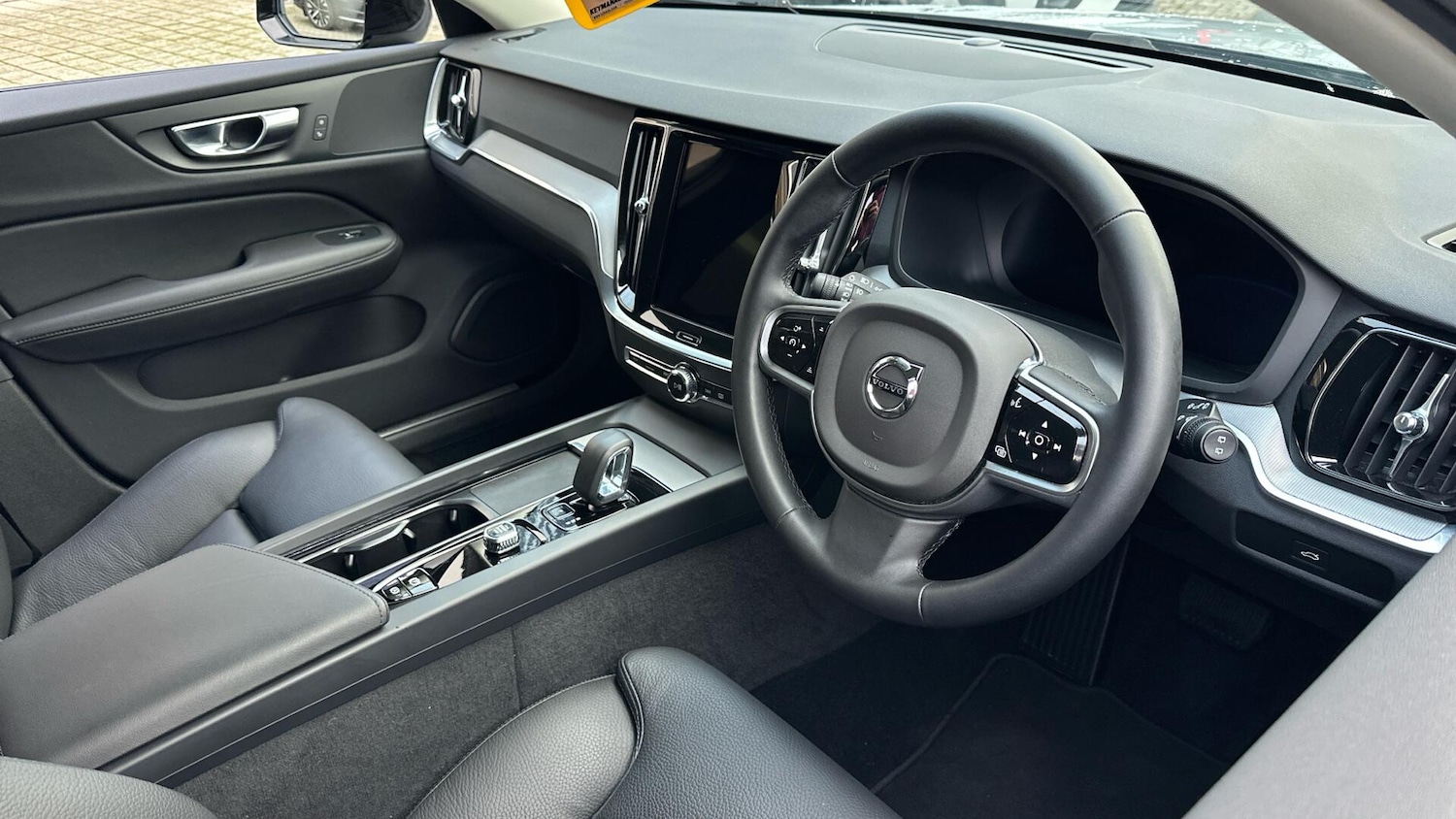 Used Volvo V60 2025 for sale - 77202693: Photo 4