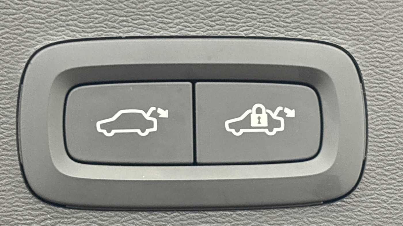 Used Volvo XC40 2025 for sale - 76377679: Photo 19