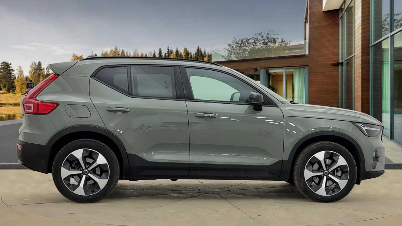 Used Volvo XC40 2025 for sale - 76377679: Photo 2