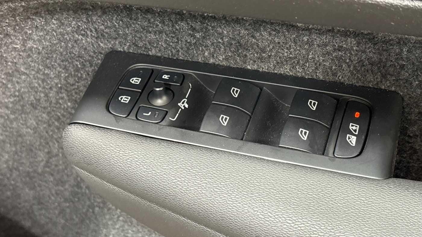 Used Volvo XC40 2025 for sale - 76377679: Photo 25