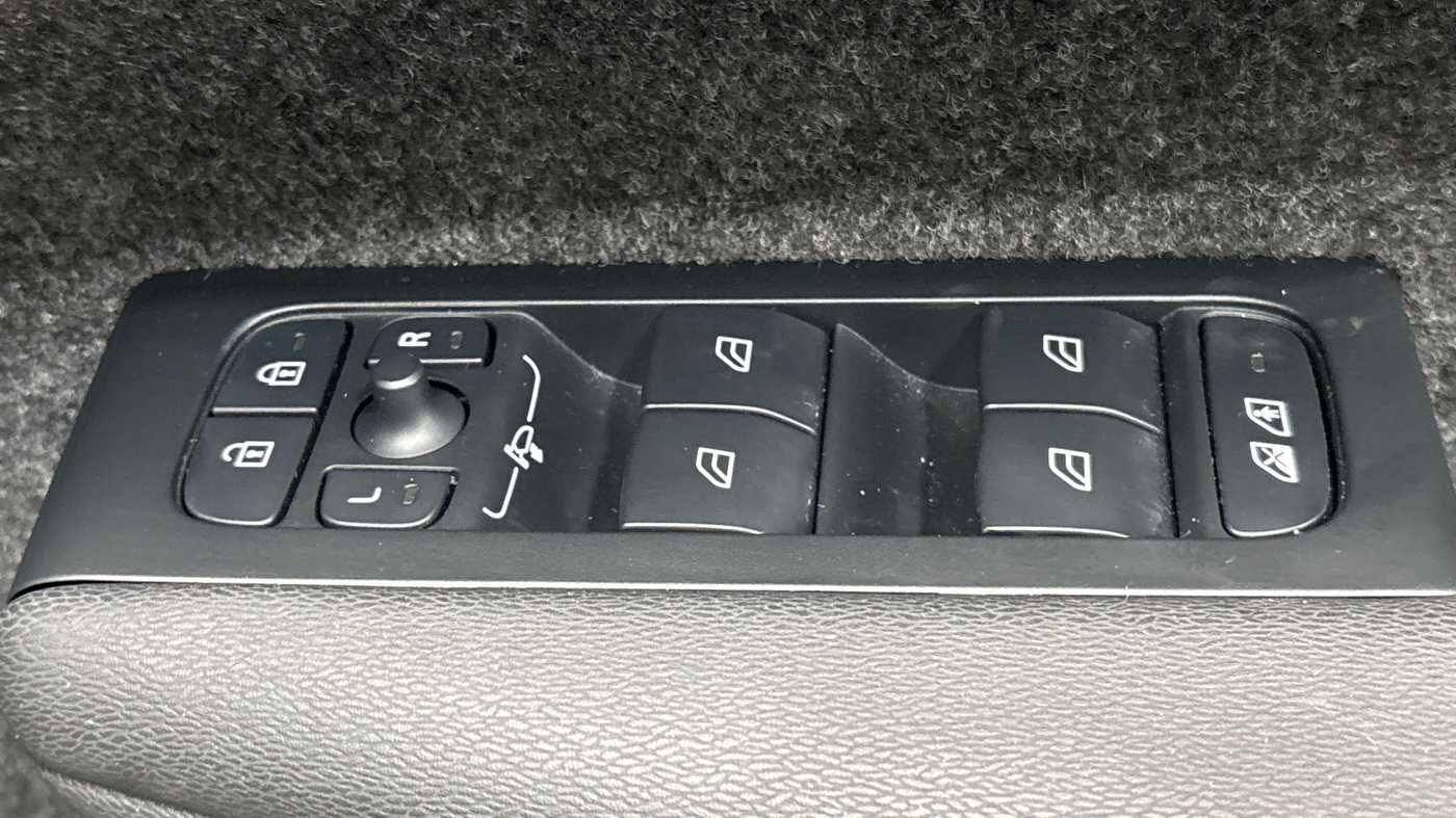 Used Volvo XC40 2025 for sale - 77646440: Photo 25