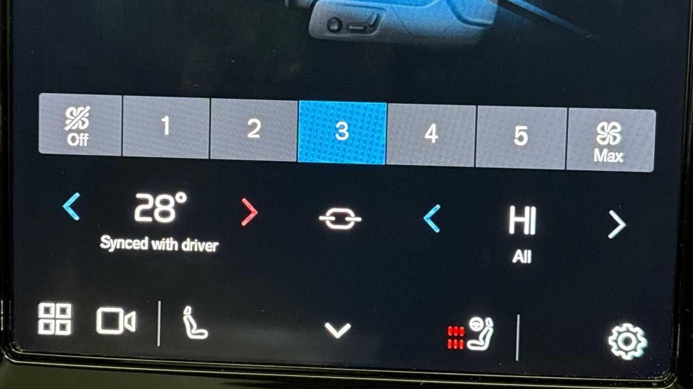 Used Volvo XC40 2025 for sale - 77646440: Photo 40