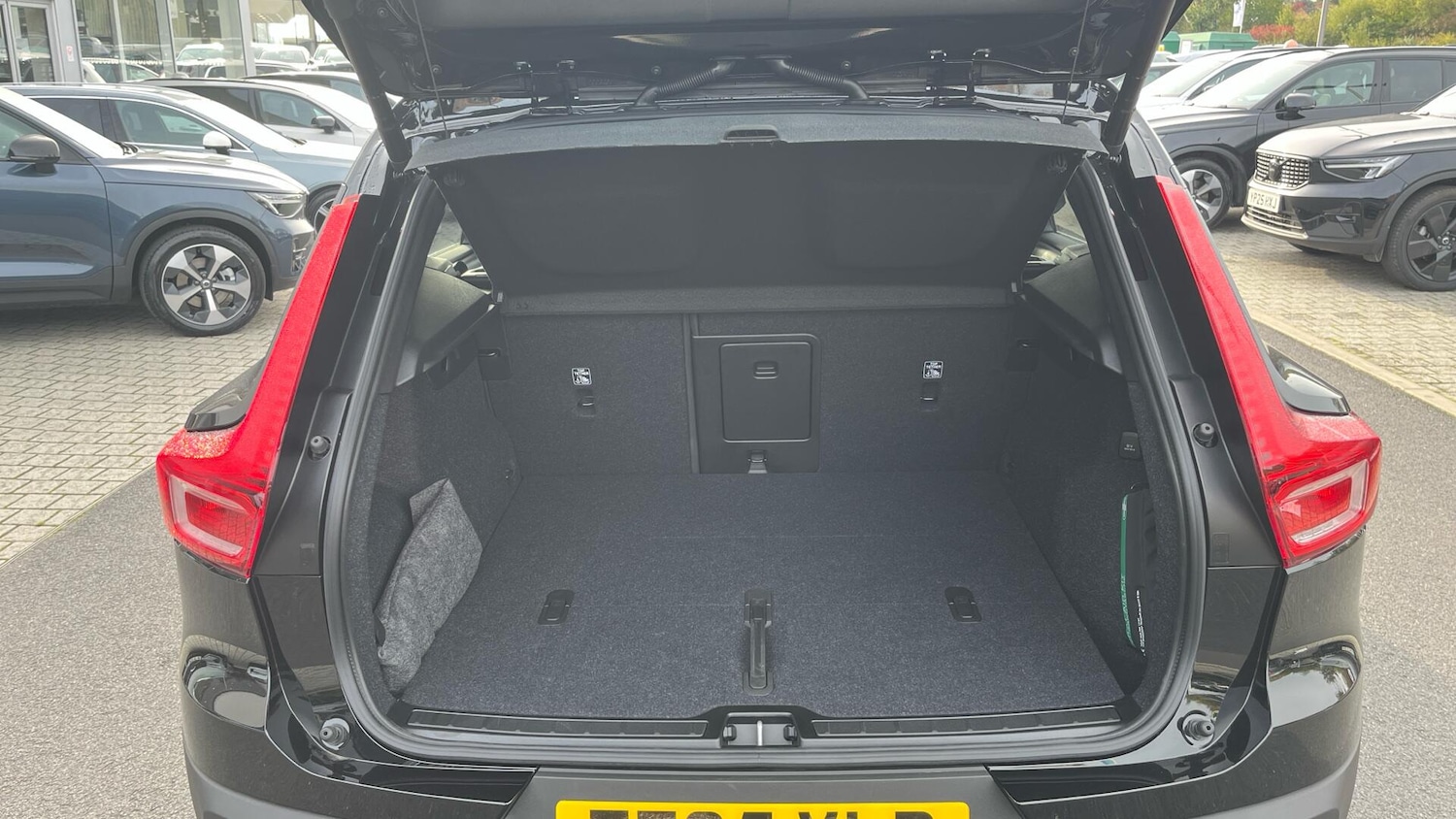 Used Volvo XC40 2025 for sale - 76824345: Photo 13