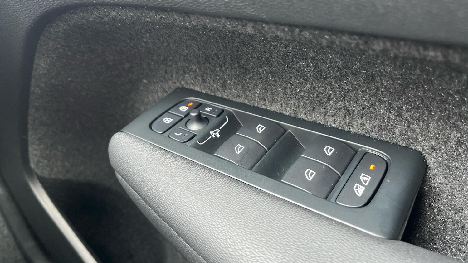 Used Volvo XC40 2025 for sale - 76824345: Photo 27