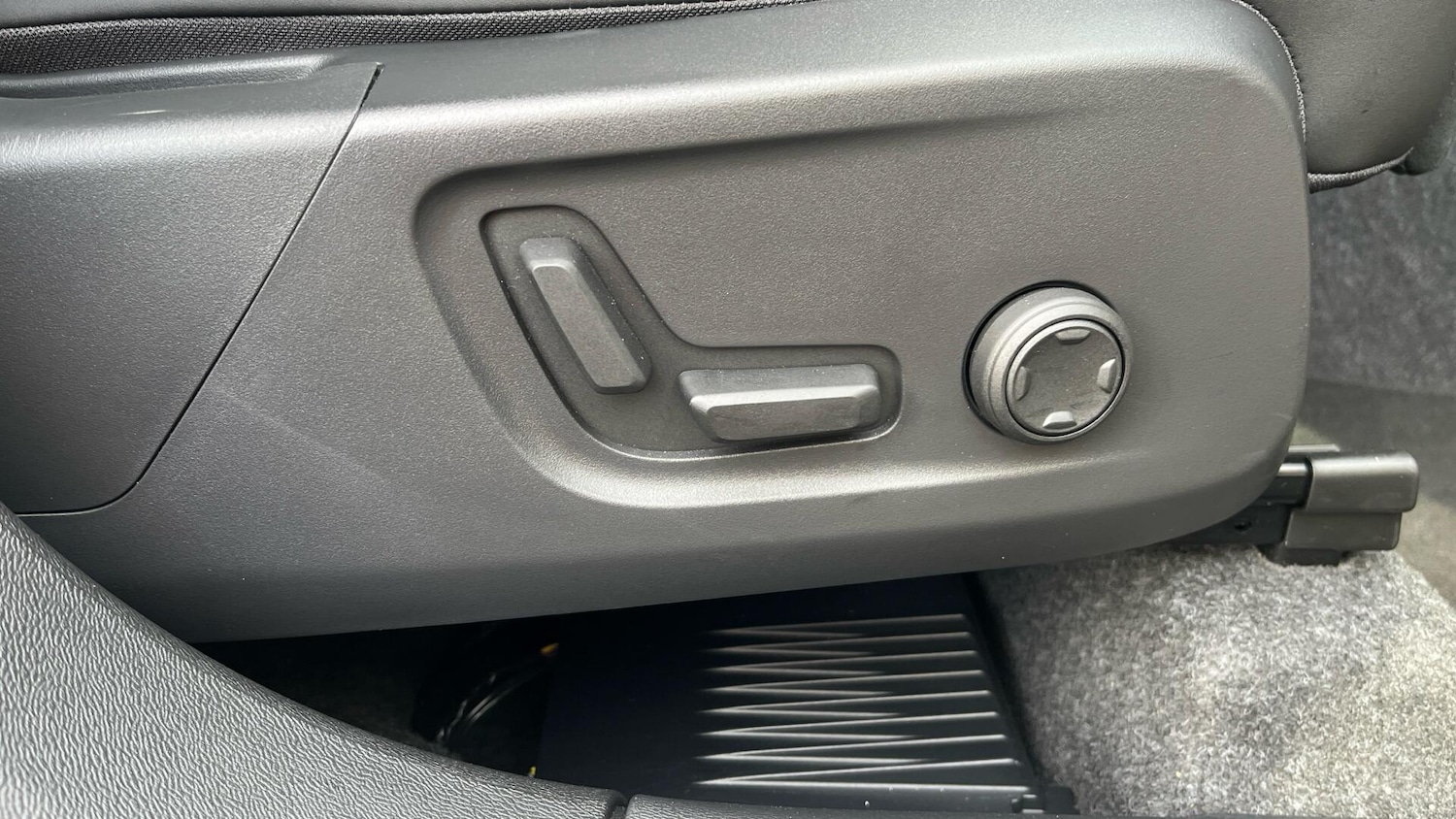 Used Volvo XC40 2025 for sale - 76824345: Photo 30