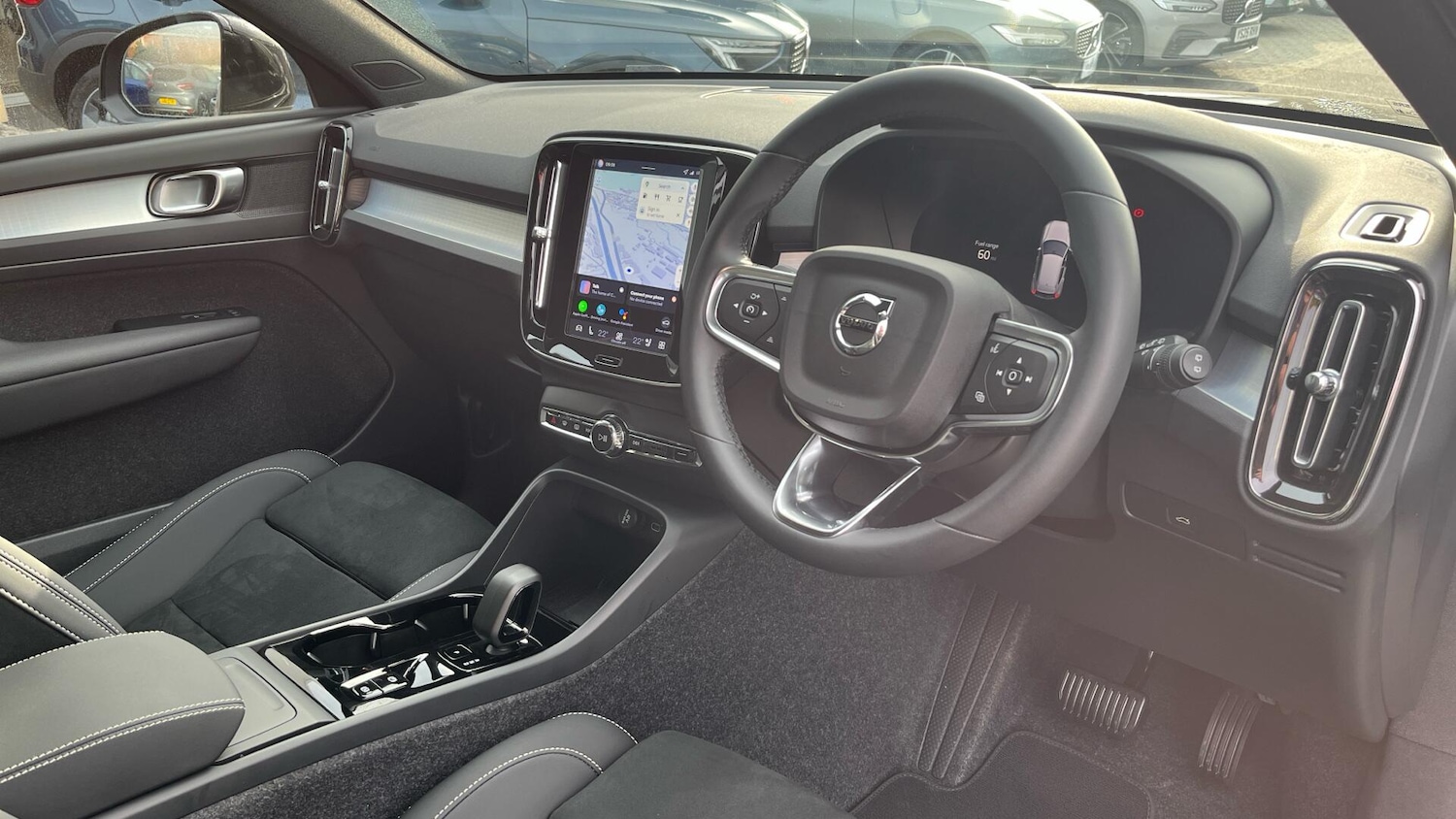 Used Volvo XC40 2025 for sale - 76824345: Photo 4