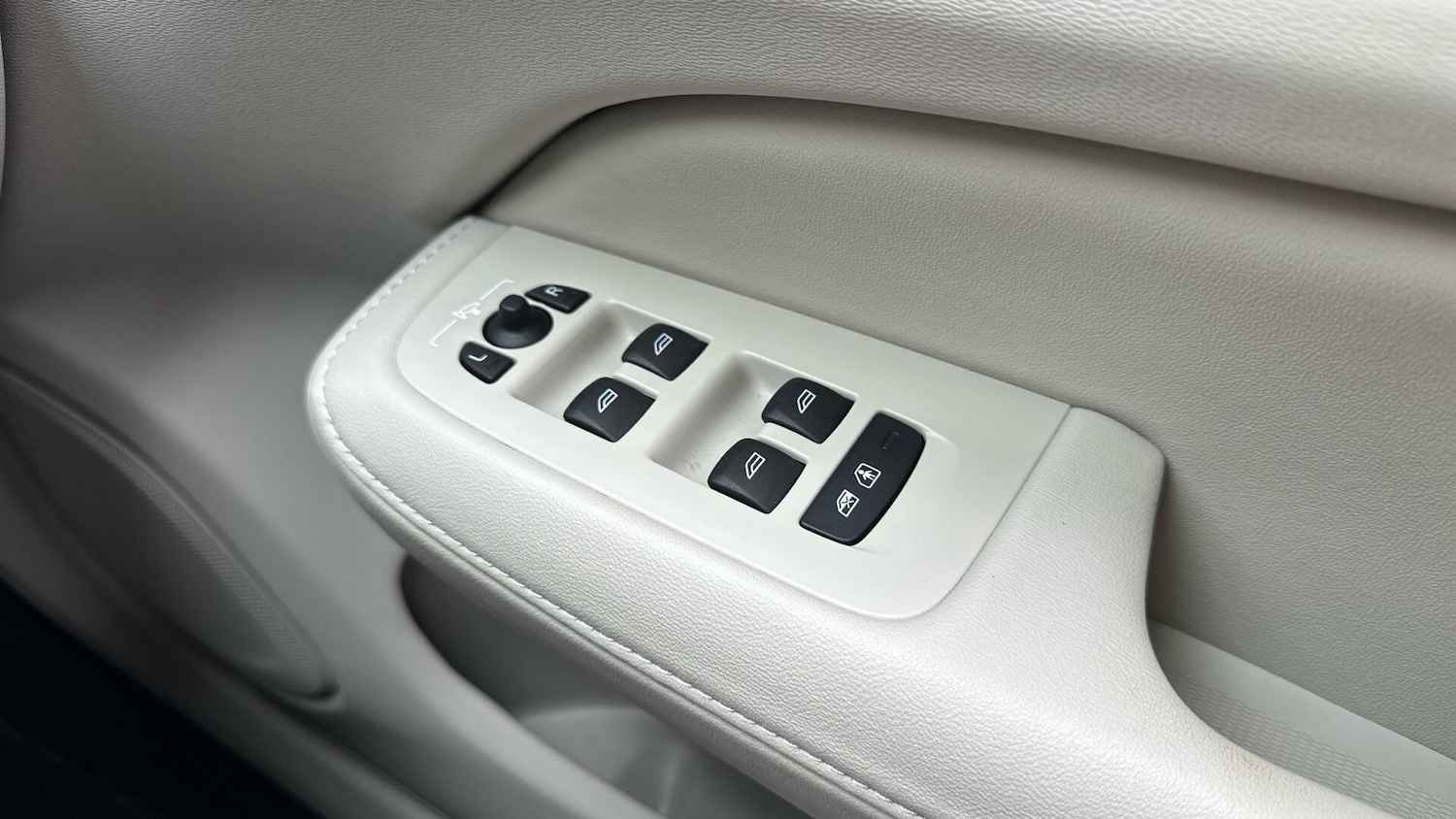 Used Volvo S60 for sale - 77190364: Photo 25