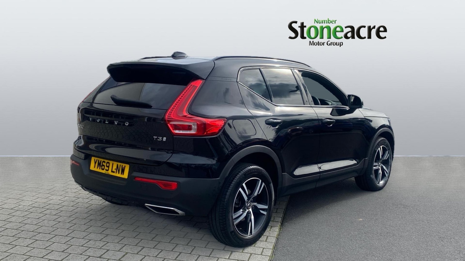 Used Volvo XC40 2020 for sale - 76832406: Photo 2