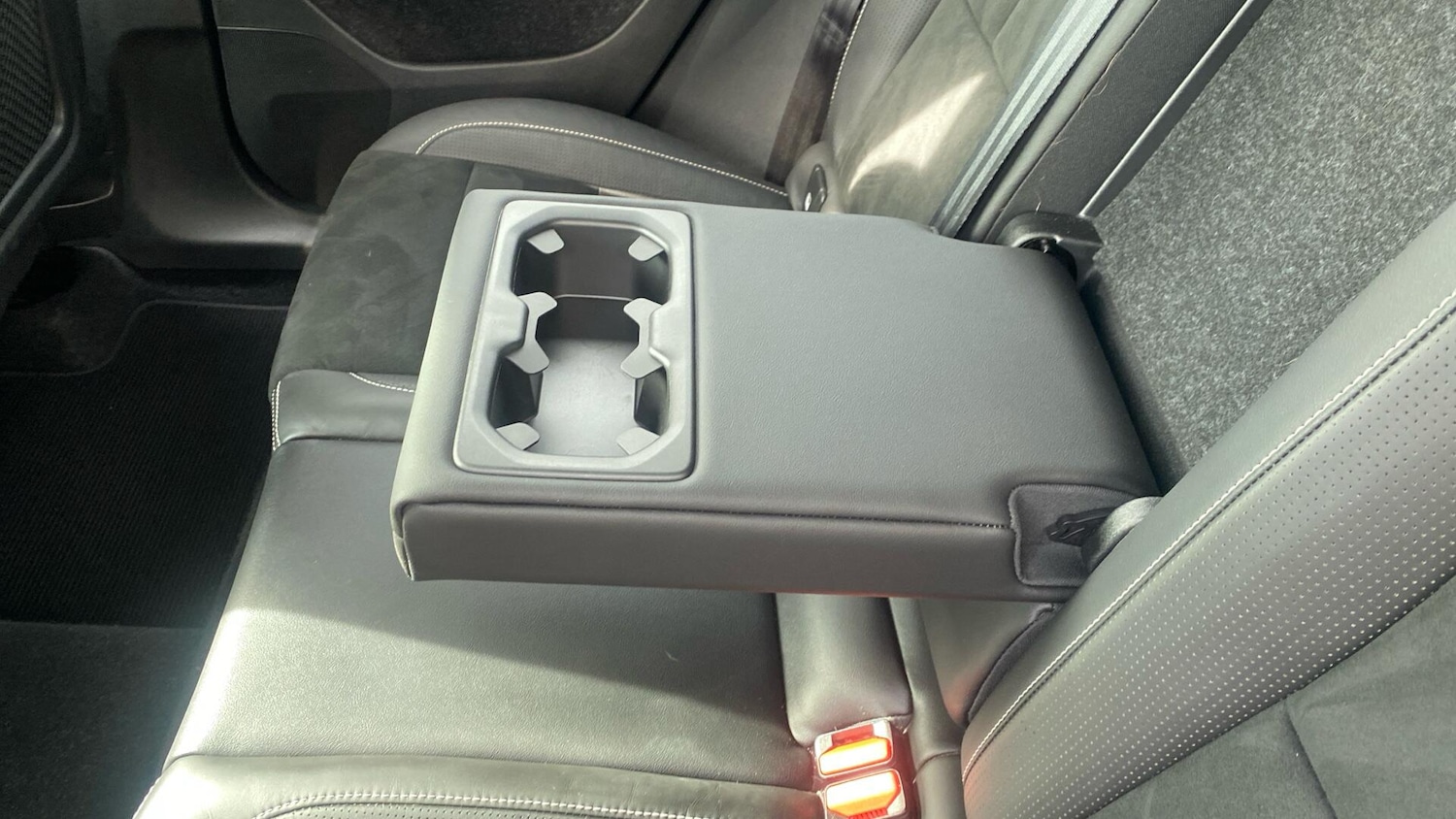 Used Volvo XC40 2020 for sale - 76832406: Photo 32